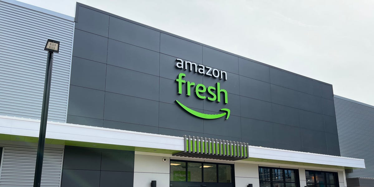 Amazon se lancerait dans des batailles juridiques avec les propriétaires alors que les magasins Amazon Fresh « zombies » s'entassent