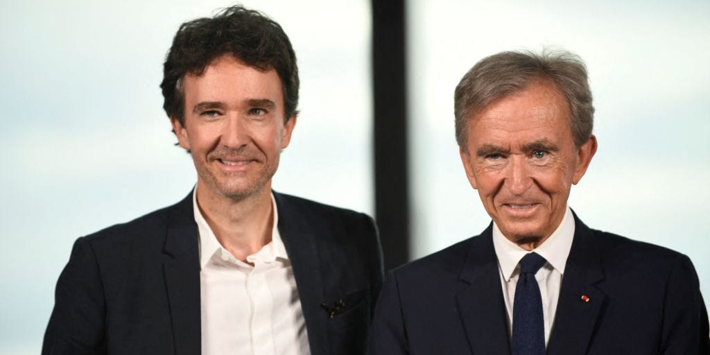 Changement chez LVMH : Antoine Arnault, le fils aîné de Bernard Arnault, quitte ses fonctions de PDG du chausseur de luxe Berluti