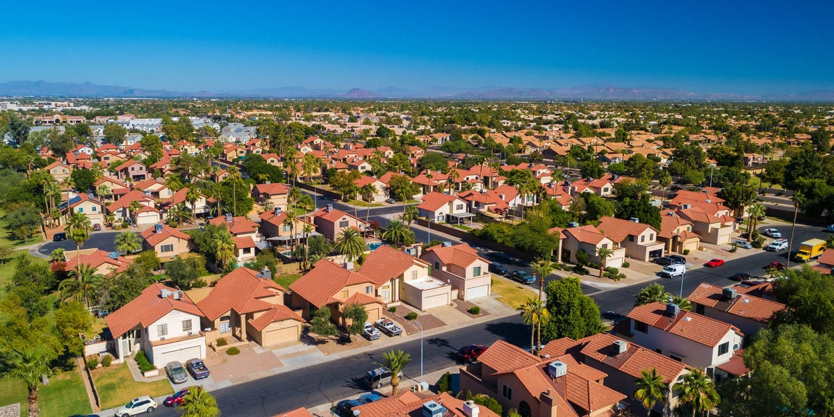 Le marché du logement dégèle alors que les nouvelles inscriptions augmentent le plus en plus de 2 ans et que les versements hypothécaires diminuent