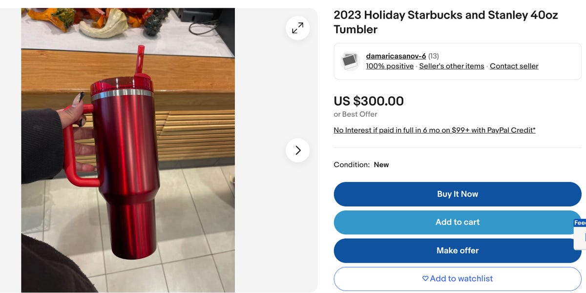 Les clients de Starbucks achètent des gobelets de Noël rouges Stanley à 50 $ et les revendent jusqu'à 300 $