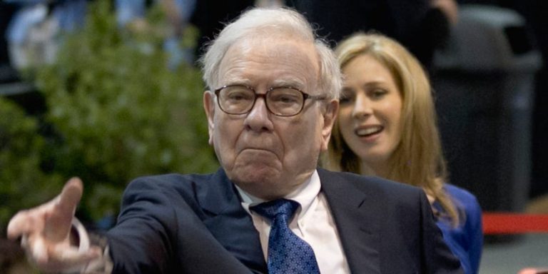 Berkshire Hathaway de Warren Buffett a réduit sa participation dans HP de près de 60 % en 3 mois – et semble réduire ses pertes