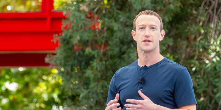 Mark Zuckerberg serait en train de construire un complexe à Hawaï avec des plans pour une trappe de secours, des « portes aveugles » et un bunker souterrain.
