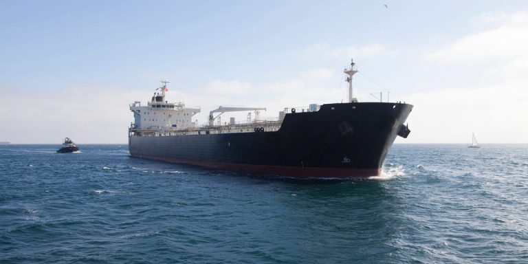 De plus en plus de grandes sociétés énergétiques et de matières premières détournent leurs navires de la mer Rouge, malgré les tentatives visant à arrêter les attaques des Houthis