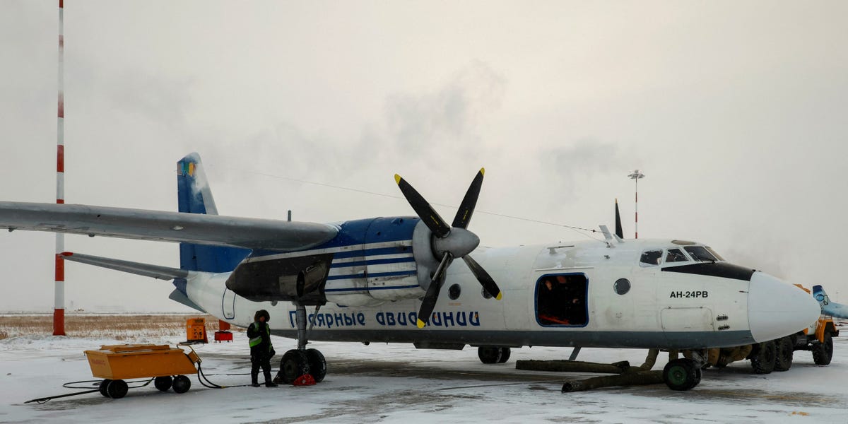 Deux compagnies aériennes russes veulent continuer à faire voler des avions de l'ère soviétique, mais certains d'entre eux sont si vieux qu'ils devraient être progressivement supprimés cette année