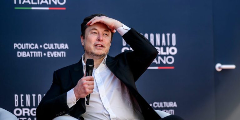 Elon Musk pourrait perdre sa place de personne la plus riche du monde après qu’un juge ait décidé d’annuler son package salarial de 55 milliards de dollars pour Tesla.