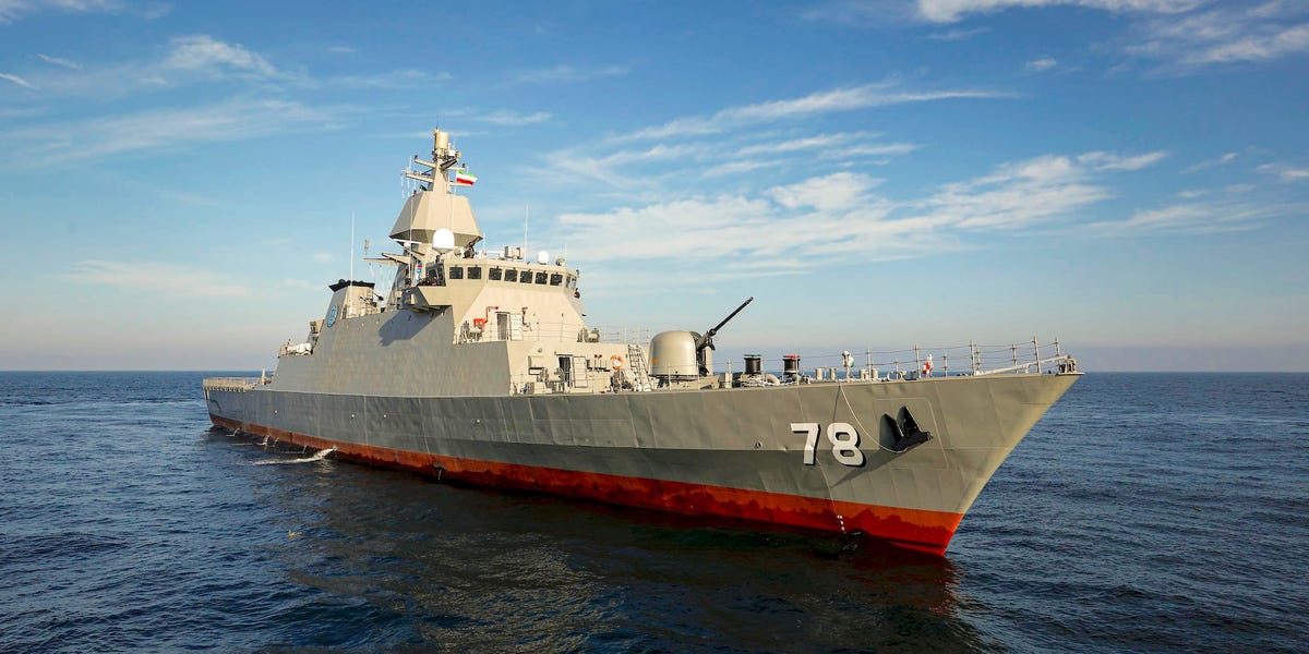 L'Iran affirme que sa marine a saisi un pétrolier impliqué dans un conflit lié aux sanctions américaines, aggravant le tumulte maritime au Moyen-Orient