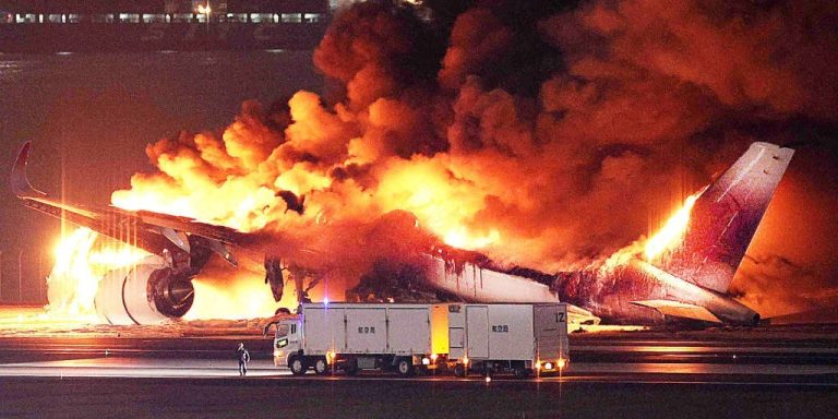 Le pilote de l’avion de Japan Airlines ne savait pas qu’il était en feu jusqu’à ce qu’il soit alerté par l’équipage de cabine : rapport