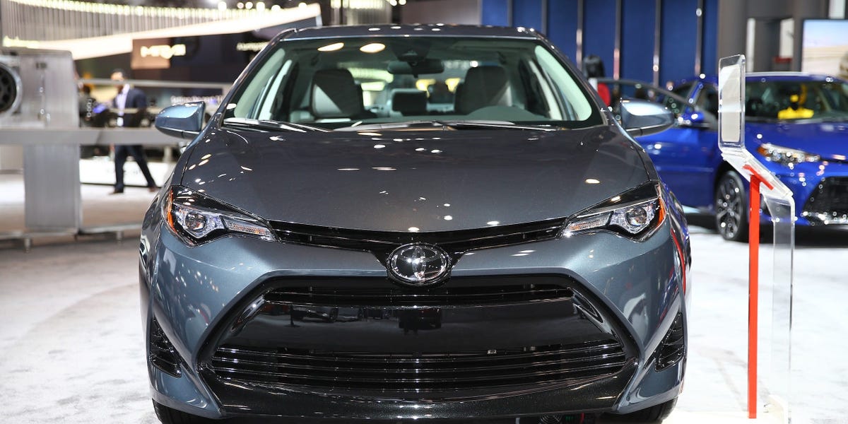 Toyota demande aux conducteurs de 50 000 voitures de faire réparer immédiatement car leurs gonfleurs d'airbags pourraient exploser