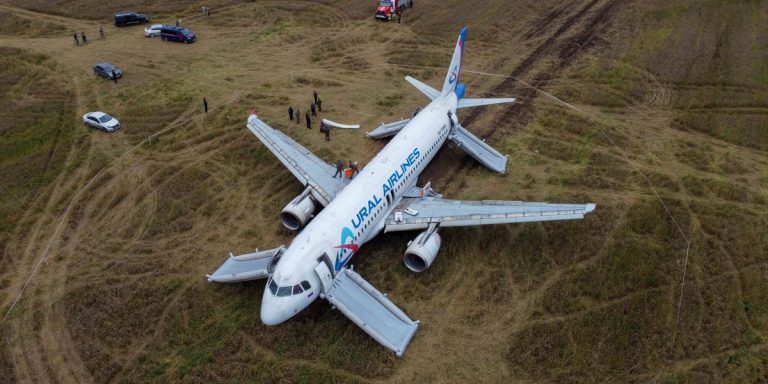 Un homme du Kansas a plaidé coupable d’avoir vendu des pièces d’avion à la Russie.  Voici comment les compagnies aériennes russes ont dû faire face aux sanctions.