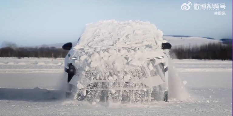 Ce véhicule électrique chinois peut se débarrasser de la neige comme un chiot