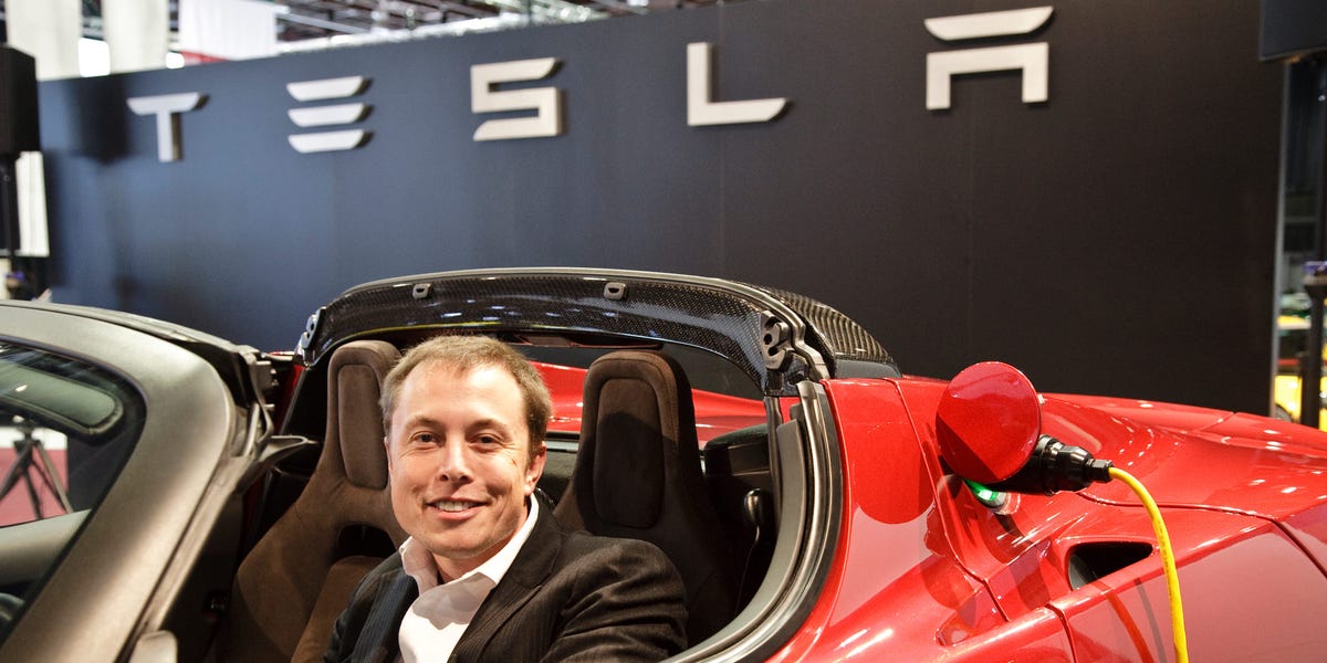 Elon Musk dit que le Roadster, longtemps retardé, est une collaboration Tesla-SpaceX et pourrait être « époustouflant »