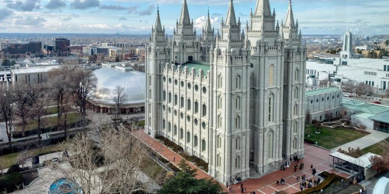 Voici les 10 principaux titres du portefeuille d’actions de 51 milliards de dollars de l’Église mormone.