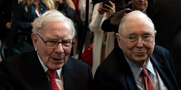 Warren Buffett interpelle les joueurs boursiers et rend hommage au regretté Charlie Munger dans sa lettre annuelle