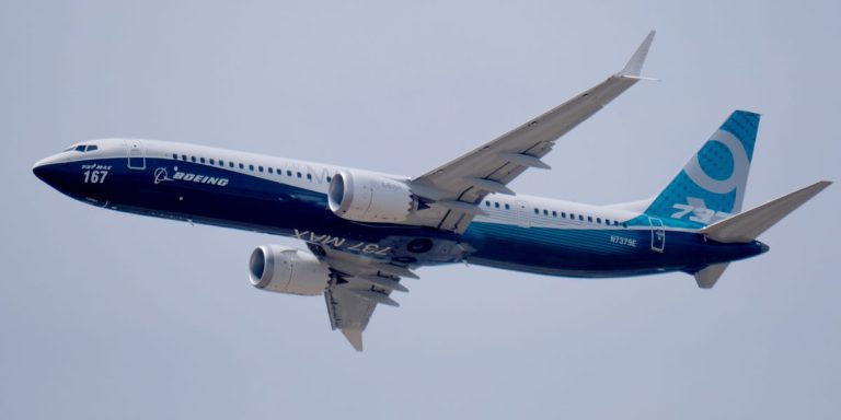 Boeing retarde l'expansion de sa production de 737 Max après l'incident du bouchon de porte d'Alaska Airlines