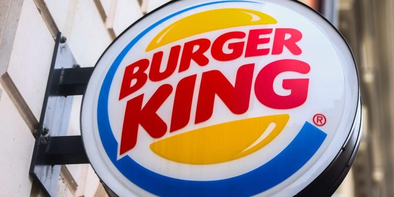 Le propriétaire d'un condo à New York a accusé Burger King d'avoir transformé le quartier en un « paradis pour la drogue ».  Les locaux disent que c'est au-delà du restaurant.