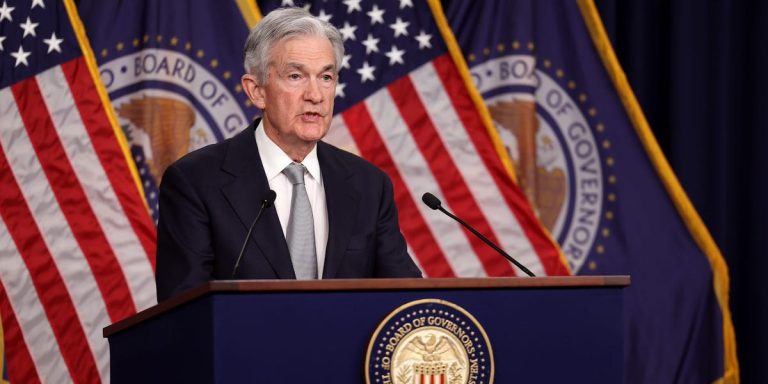 Le ralentissement des données sur l'inflation signifie que la Fed est en mesure de réduire ses taux en juin, selon l'économiste en chef