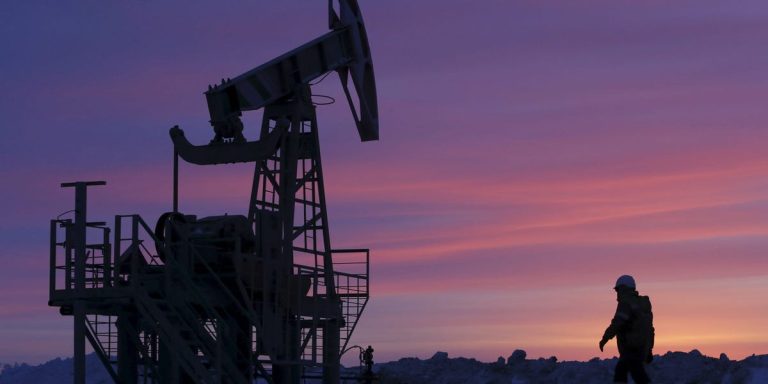 Les sociétés pétrolières indiennes renonceraient aux accords à long terme sur le pétrole russe en raison de sanctions sévères.