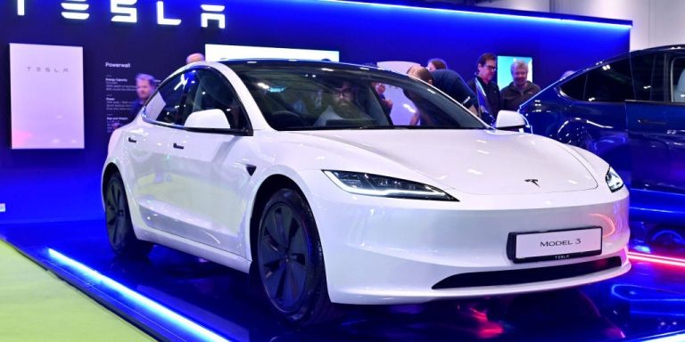 Tout espoir d’un modèle Tesla moins cher pourrait être suspendu pour le moment.  Mais que diriez-vous d’un taxi Tesla pour vos ennuis ?