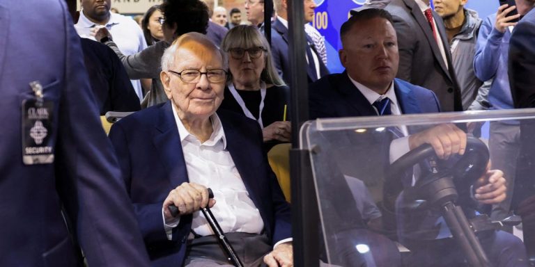 Comment Warren Buffett, qui aura 94 ans cette année, réfléchit à son âge et à son entreprise