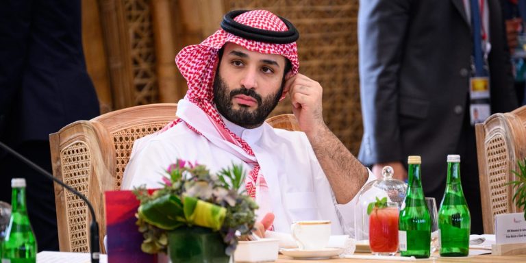 L'Arabie saoudite tenterait de combler un déficit de 21 milliards de dollars en vendant des obligations.
