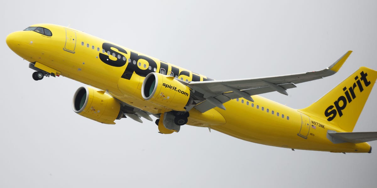 Les passagers de Spirit Airlines disent qu'on leur a dit de se préparer à un amerrissage d'urgence lors d'un vol chaotique vers la Floride