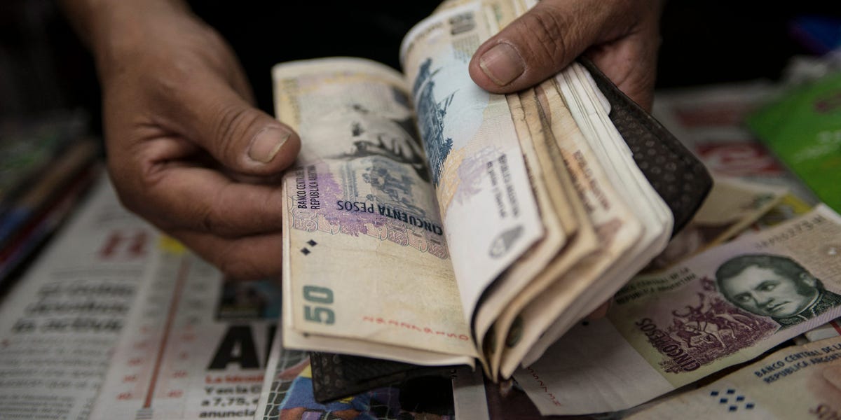 Les prix ont tellement augmenté en Argentine que le gouvernement va imprimer des billets de 10 000 pesos