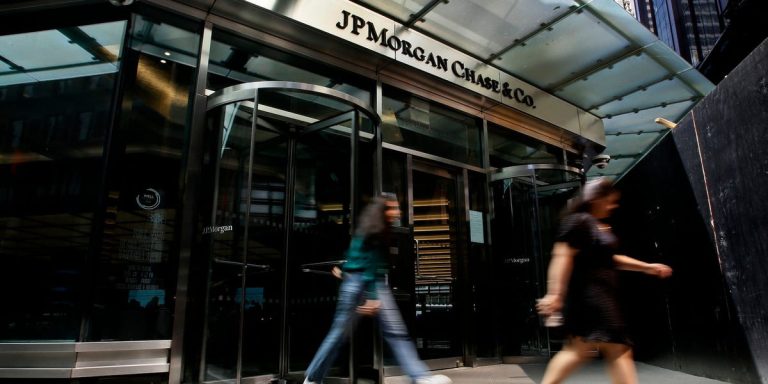 3 catalyseurs pourraient déclencher une baisse de 10 % en bourse cet été, selon JPMorgan