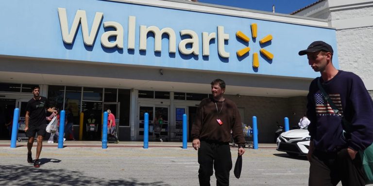 Achetez les actions Walmart pour une hausse de 21 %, car la société est positionnée pour faire face à un ralentissement de la consommation plus tard cette année, selon JPMorgan.