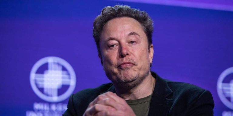 Le plan d’Elon Musk pour l’actualité sur X, basé sur l’IA, ressemble au « vieux Twitter sous stéroïdes », selon un expert