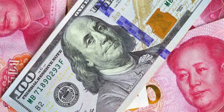 Le yuan chinois s’effondre en raison des sanctions américaines et des banques centrales qui renforcent leurs avoirs en dollars