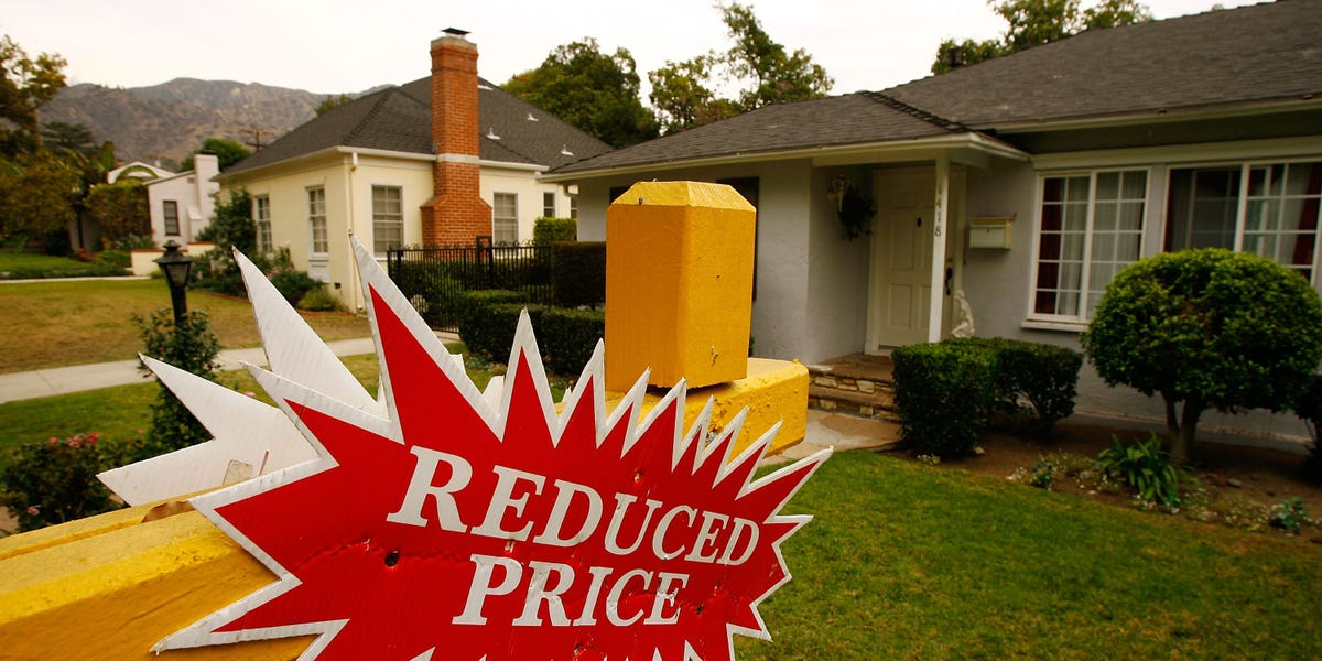 Les prix de l’immobilier aux États-Unis baissent à un rythme plus rapide à mesure que les stocks s’accumulent