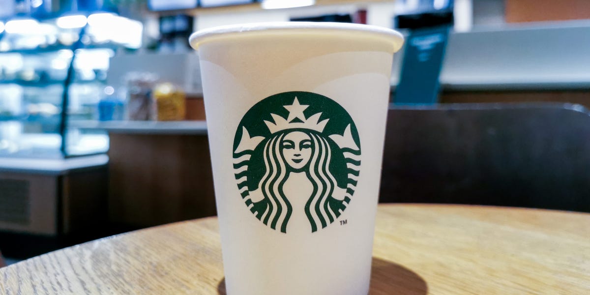Starbucks dépose des brevets en Russie pour tenter de sauvegarder ses marques, 2 ans après avoir quitté le pays