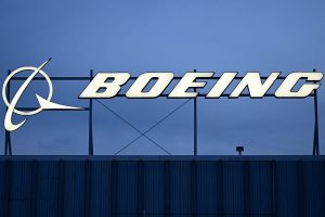 Boeing achète Spirit Aero – qui fabrique le bouchon de porte qui s’est envolé du vol d’Alaska Airlines – dans le cadre d’un accord de 4,7 milliards de dollars