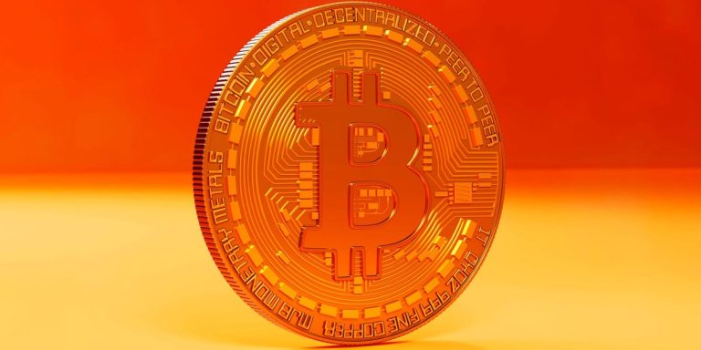Le Bitcoin est sur le point de se débarrasser d’un gros excédent, et la crypto-monnaie se remettra de sa chute pour atteindre 150 000 $ d’ici la fin de l’année, déclare Tom Lee de Fundstrat